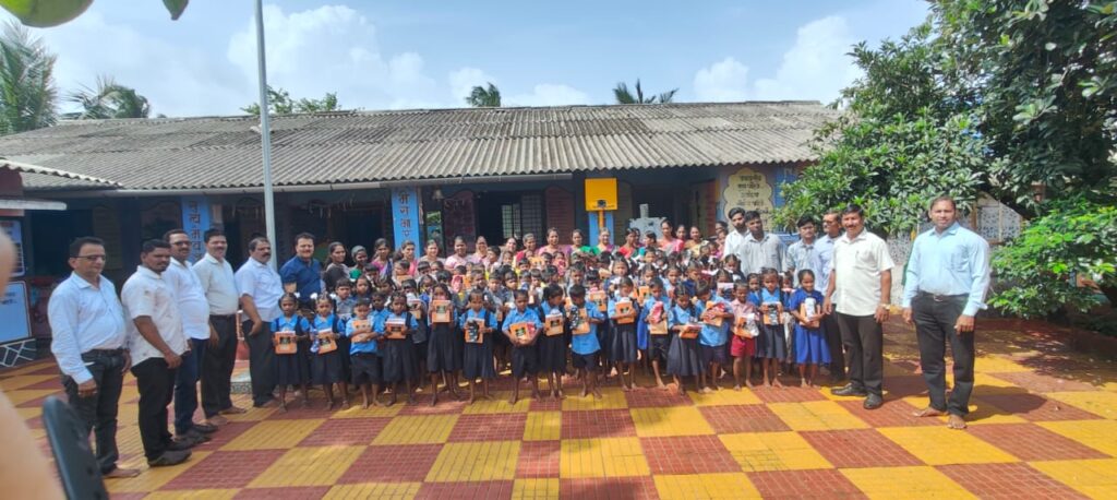 शैक्षणिक साहित्य वाटप – रा.जी.प.मराठी मुलांची आणि मुलींची शाळा, शिस्ते २०२५