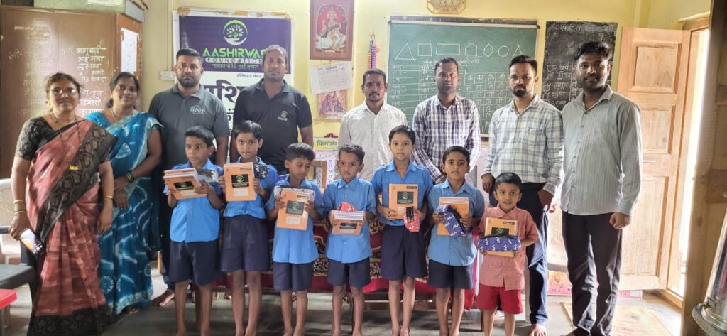 शैक्षणिक साहित्य वाटप – रा. जी. प. मराठी मुलांची आणि मुलींची शाळा कापोली २०२५