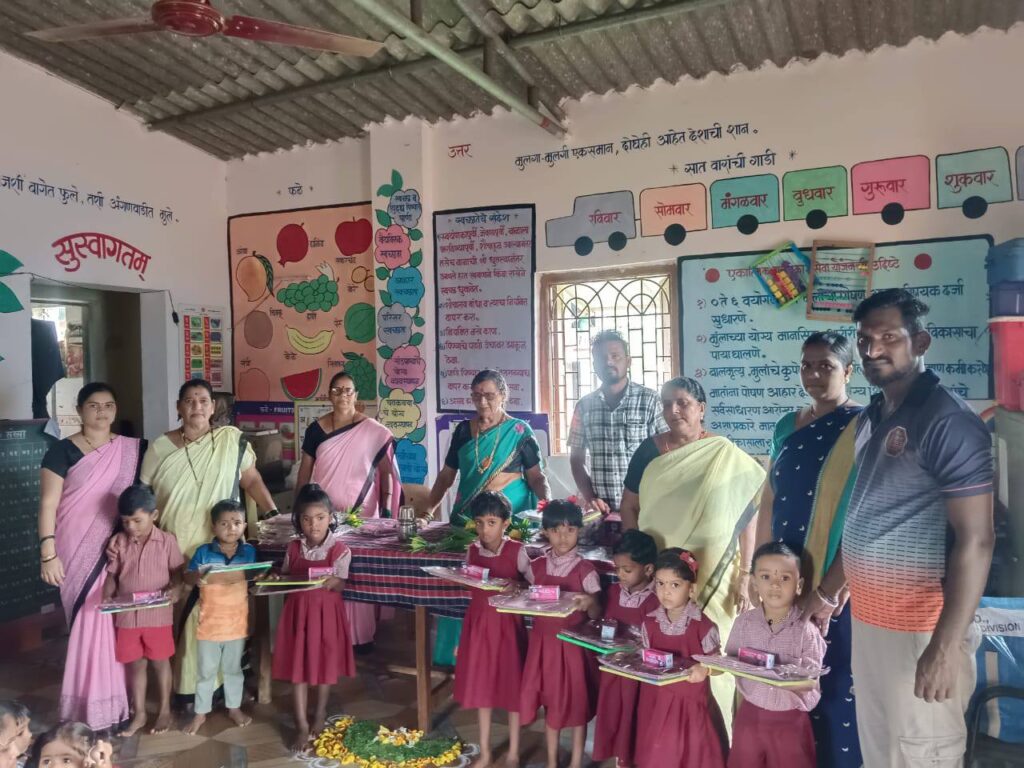 शैक्षणिक साहित्य वाटप – अंगणवाडी व जि. प. शिस्ते २०२५